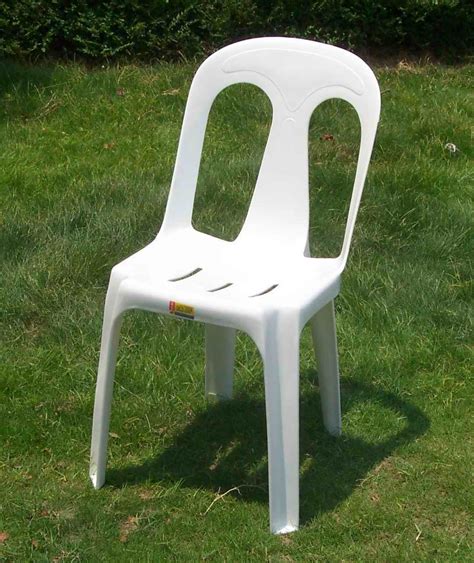 一套塑料椅多少钱