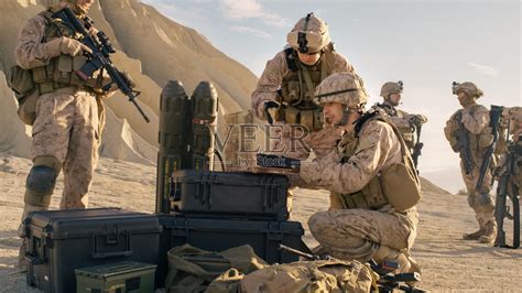 三个士兵在沙漠的单机游戏