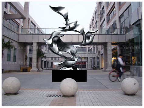 上海大型不锈钢雕塑定制