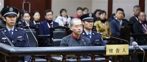 上海杀妻藏尸案公开审理现场