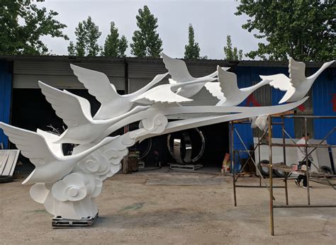上海正宗玻璃钢雕塑优质商家