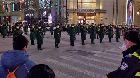 上海武警拉链式人墙2018