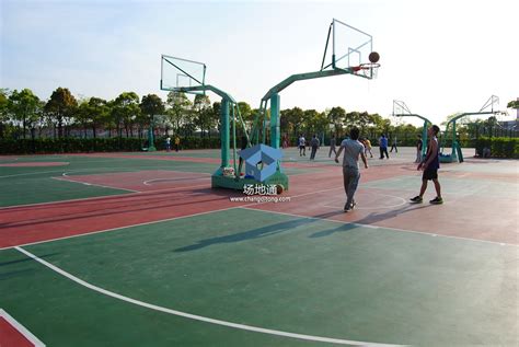 上海青浦免费篮球场