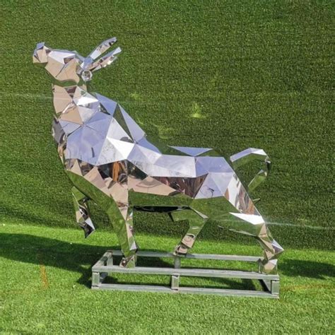 不锈钢几何造型牛雕塑