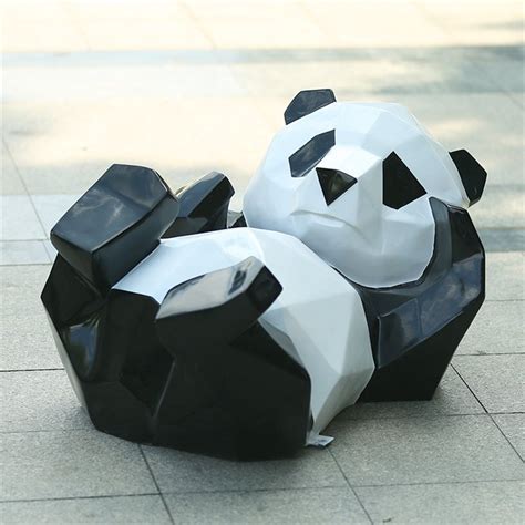 不锈钢几何雕塑熊猫