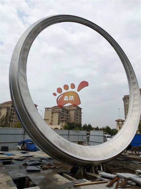 不锈钢圆环雕塑厂家价格