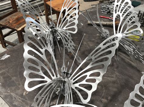 不锈钢蝴蝶雕塑效果图