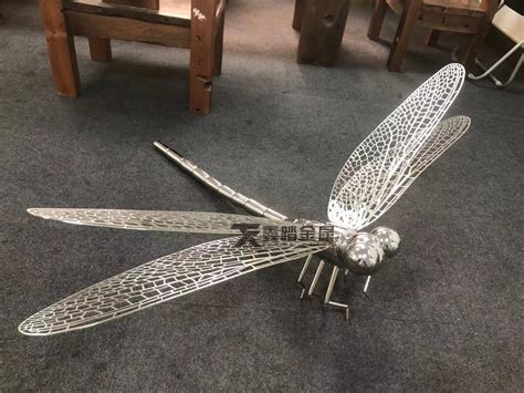 不锈钢镜面定制品蜻蜓雕塑
