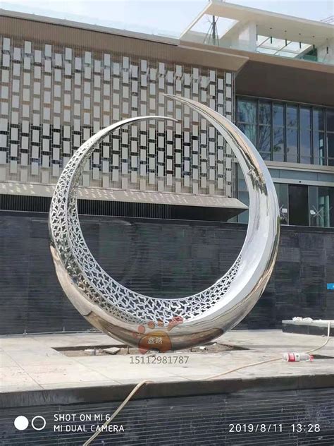 不锈钢雕塑设计广场