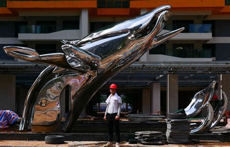 不锈钢鲸鱼雕塑生产厂家