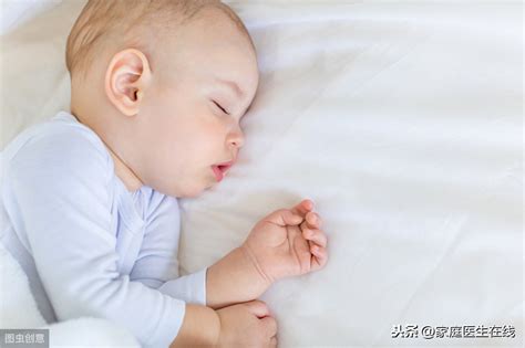 两个多月的婴儿睡觉不踏实易惊醒