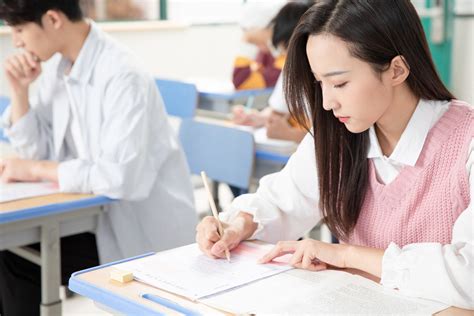 中国人考国外大学好考吗