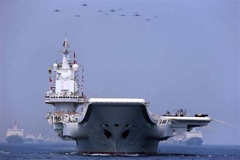 中国军舰拦截美国军舰视频