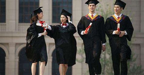 中国学子海外毕业