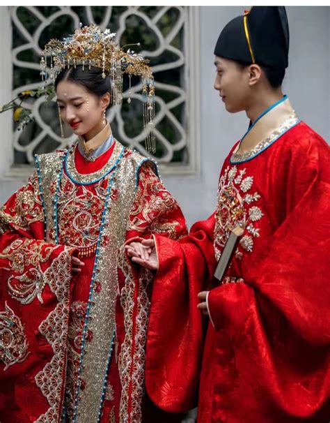 中式婚服凤冠图片