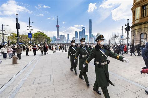 为什么上海南京路上那么多武警