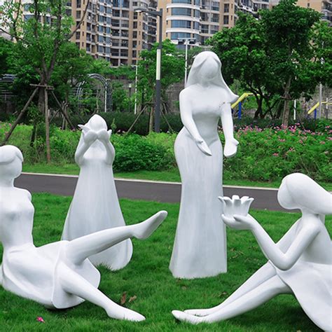 主题公园玻璃钢人物雕塑艺术摆件