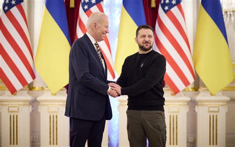 乌克兰总统拜登和泽连斯基谈判