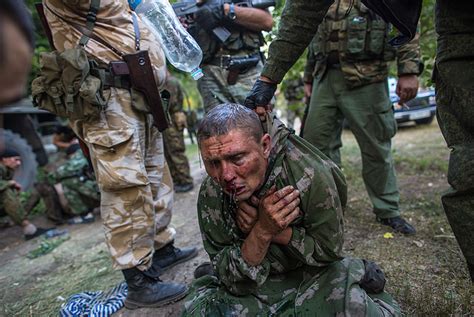 乌克兰民众与乌军爆发冲突