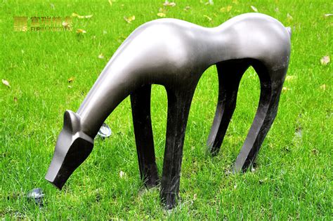 云南动物创意雕塑厂家