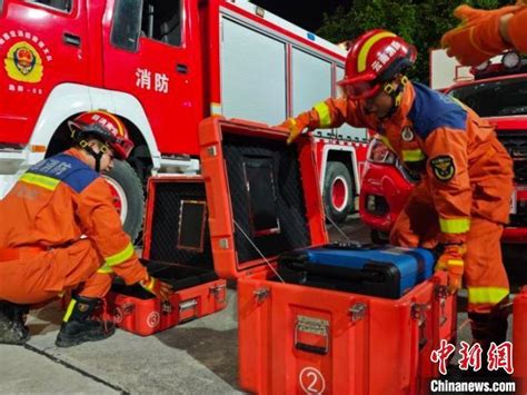 云南芒市发生5.0级地震消防员支援