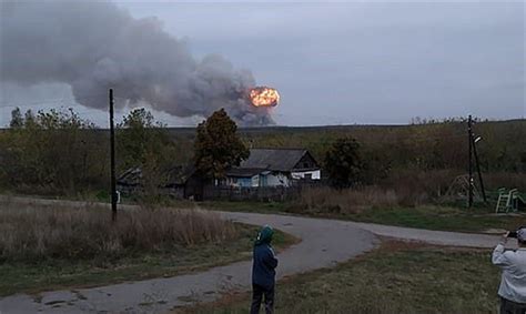 俄军火库爆炸最新视频