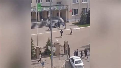 俄罗斯学校枪击案致11人