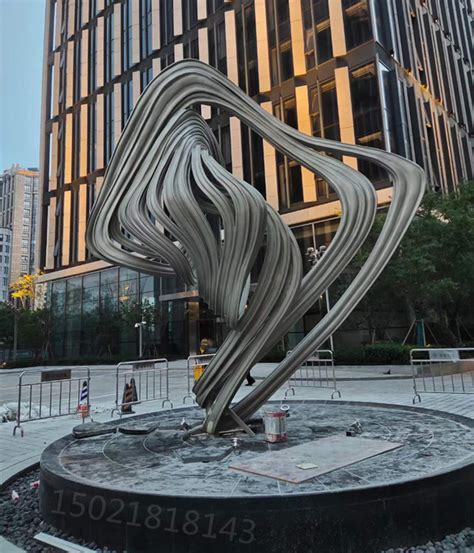 信阳城市玻璃钢雕塑