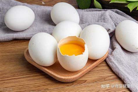 几个月吃鹅蛋预防黄疸