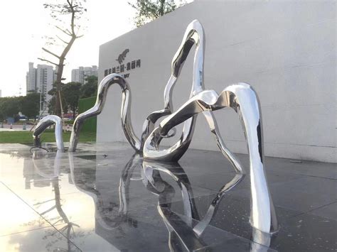 北京不锈钢镜面雕塑厂家