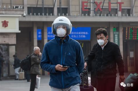 北京市民在外活动可不戴口罩