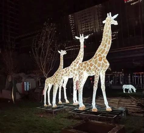 北京户外发光玻璃钢雕塑