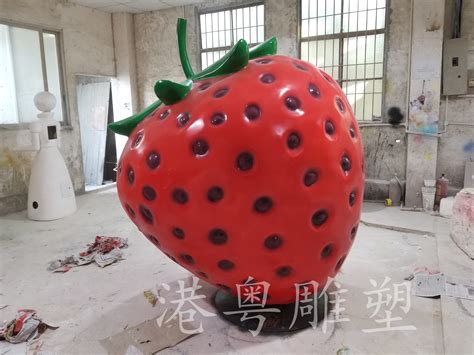 北京玻璃钢草莓雕塑定做