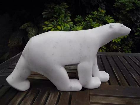 北极熊雕塑视频