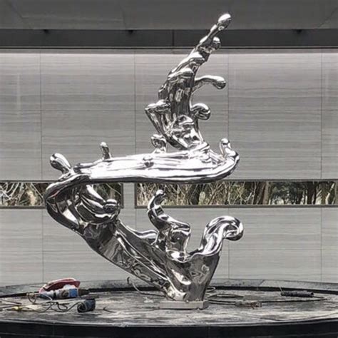 南京大型不锈钢雕塑产品介绍