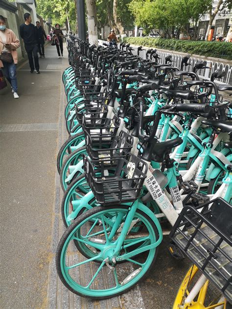 南京街头共享单车多吗