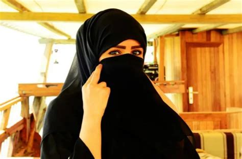 卡塔尔女性必须黑布蒙脸吗
