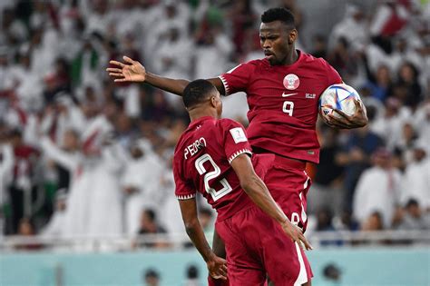 卡塔尔第一场球赢了吗