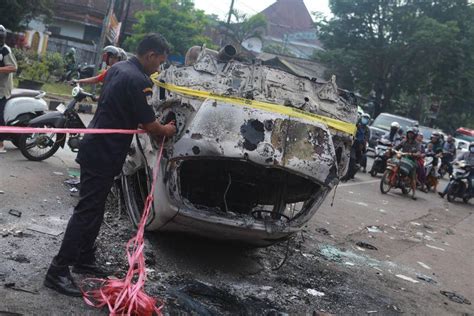 印尼东爪哇省发生严重交通事故