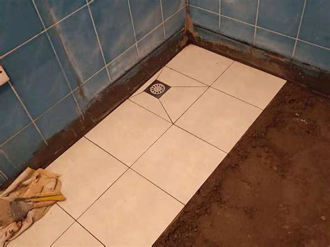 厕所地面局部修理