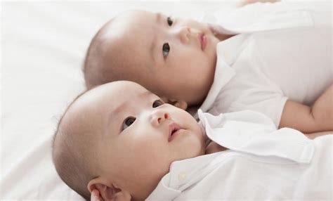 双胞胎女婴取名字