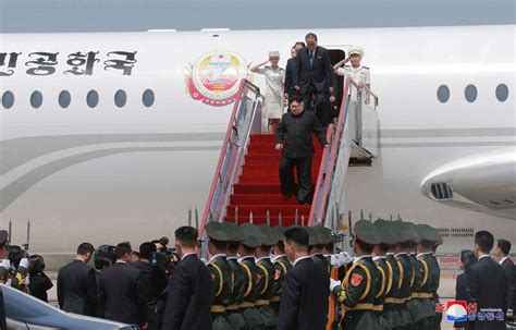 各国元首抵达韩国飞机降落
