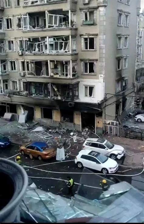 哈尔滨一小区发生爆炸回放