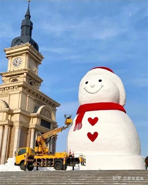 哈尔滨冬季限定巨型雪人