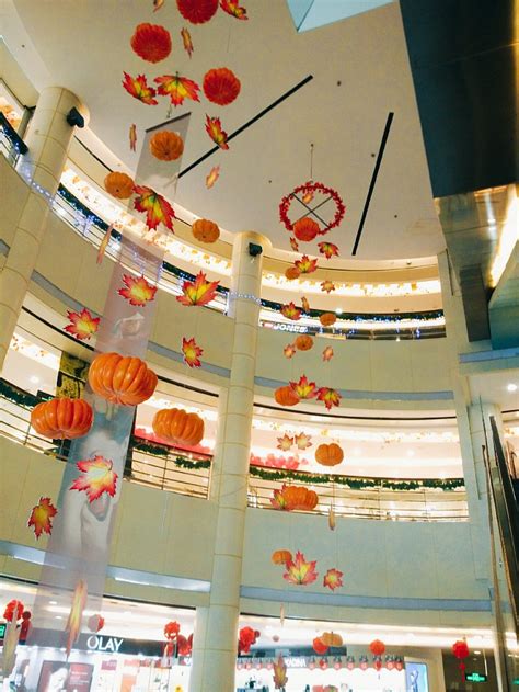 商场秋季氛围装饰