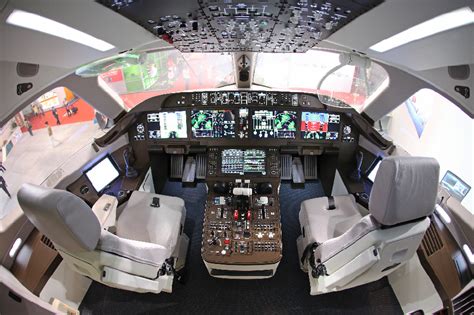 商飞c919大飞机模拟舱