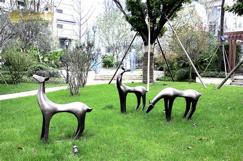四川玻璃钢动物雕塑小品制作