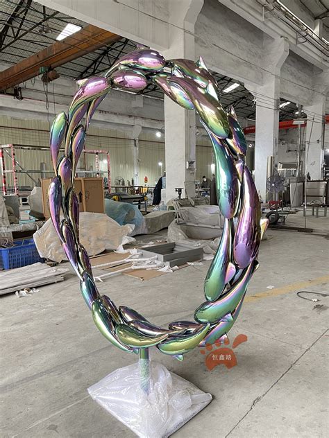 圆环异形不锈钢雕塑厂