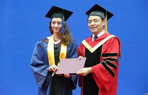 外国人到中国留学毕业证