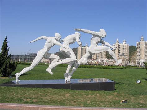 大港室内运动人物雕塑